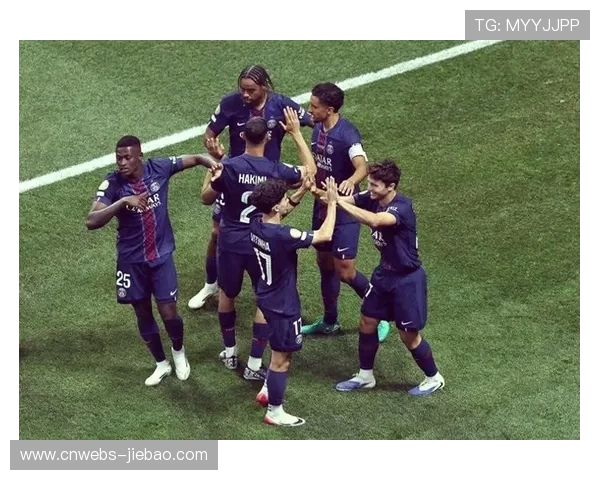 拜仁与巴黎激战演绎欧洲足坛巅峰对决